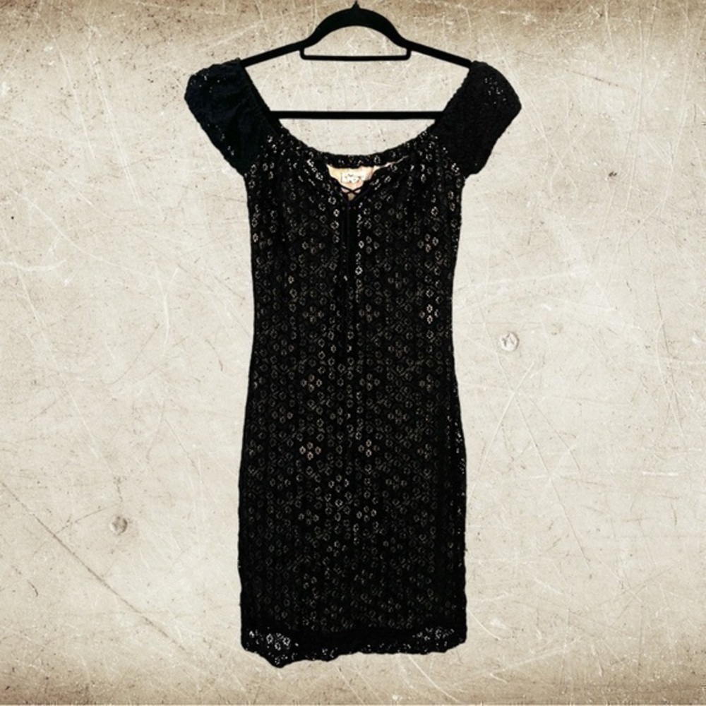 NIGHTCAP M Stretch Lined Lace Fitted Dress